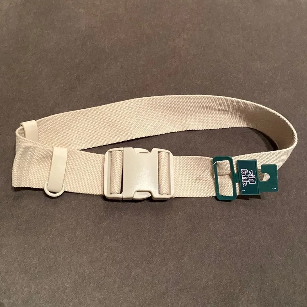 Women’s Tan Belt with Large Clip Buckle Adjustable Size M NWT